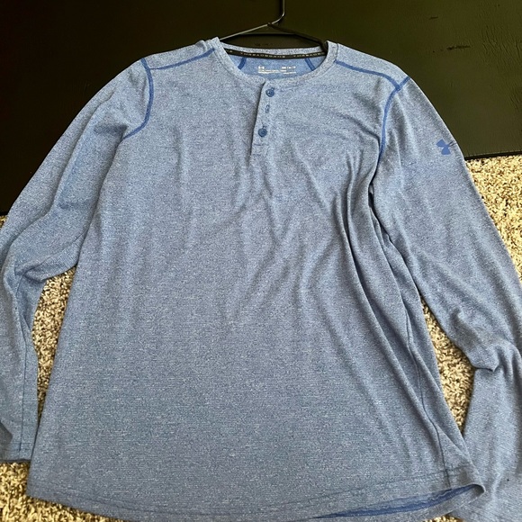 UnderArmour Shirt Medium - Picture 1 of 3